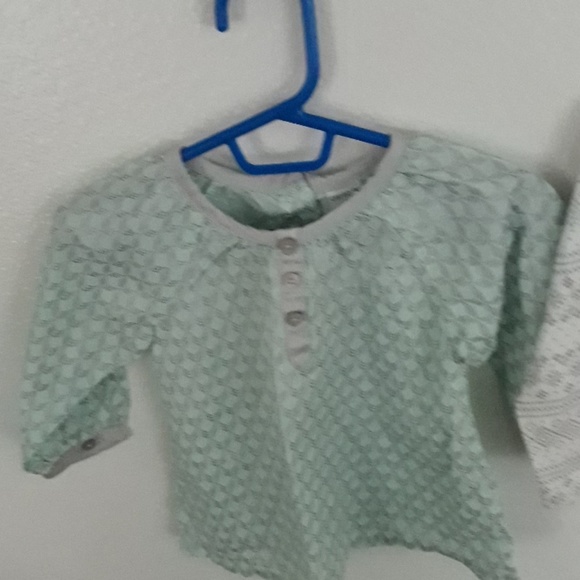 Tops - Picture 3 of 6